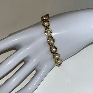 Napier Bracelet Vintage Caged Faux Pearl Signed Goldtone 7 1/2" Classy Elegant